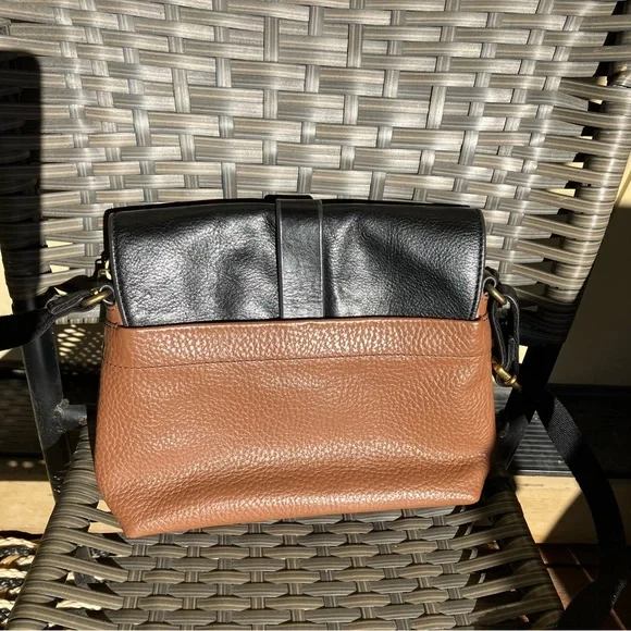 Fossil Black and Brown Crossbody - Picture 3 of 4